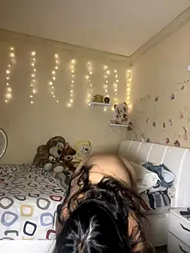 effie castroo online show from 30, 9, 2025