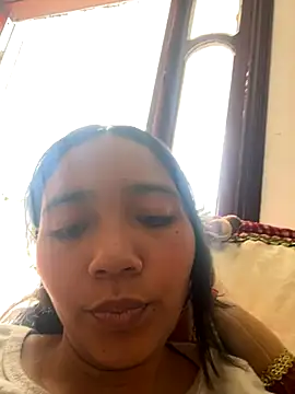 effie castroo online show from 24, 10, 2025