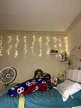 effie castroo online show from 30, 10, 2025