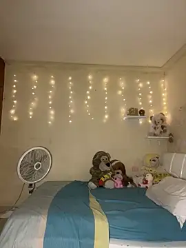 effie castroo online show from 6, 11, 2025