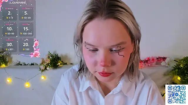 Snapshot of girlllsooft chatting on 1, 11, 2025 girlllsooft online show from 1, 11, 2025