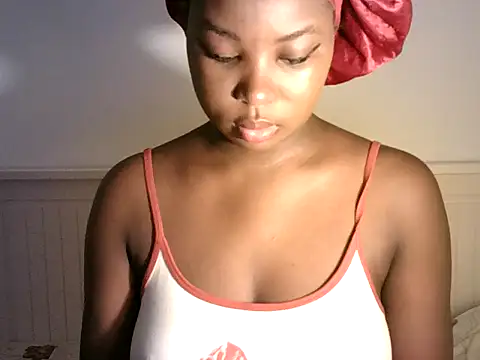 Snapshot of zoe215 chatting on 30, 6, 2026 zoe215 online show from 30, 6, 2026
