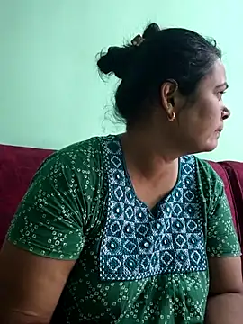 Snapshot of tamilaruvi chatting on 19, 4, 2026 tamilaruvi online show from 19, 4, 2026