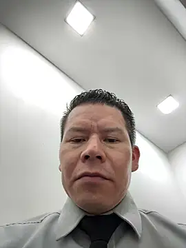 Manu0586 online show from 4, 11, 2025