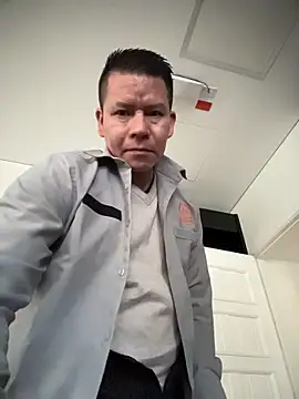 Manu0586 online show from 13, 11, 2025