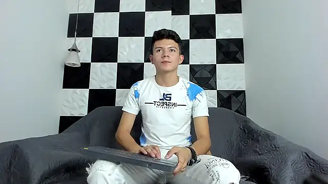 AndyFame1 online show from 15, 9, 2025