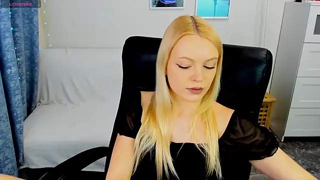 KatherineePierce online show from 11, 4, 2026