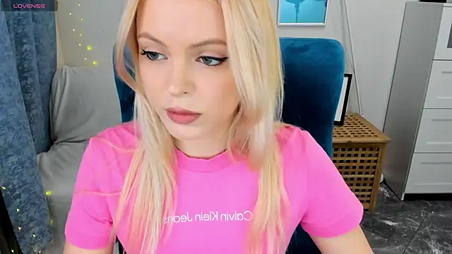 KatherineePierce online show from 4, 6, 2026
