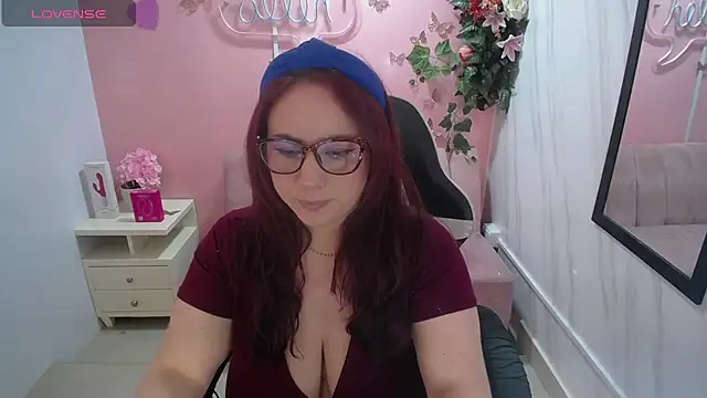 Snapshot of bellatrix_ch chatting on 25, 6, 2026 bellatrix ch online show from 25, 6, 2026