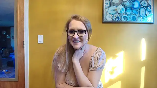 Snapshot of Thesquirtnqueen chatting on 3, 12, 2025 Thesquirtnqueen online show from 3, 12, 2025