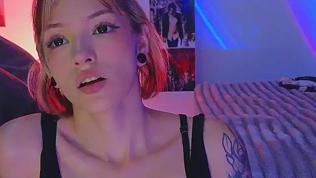 Snapshot of Moonlightt_21 chatting on 2, 8, 2026 Moonlightt 21 online show from 2, 8, 2026