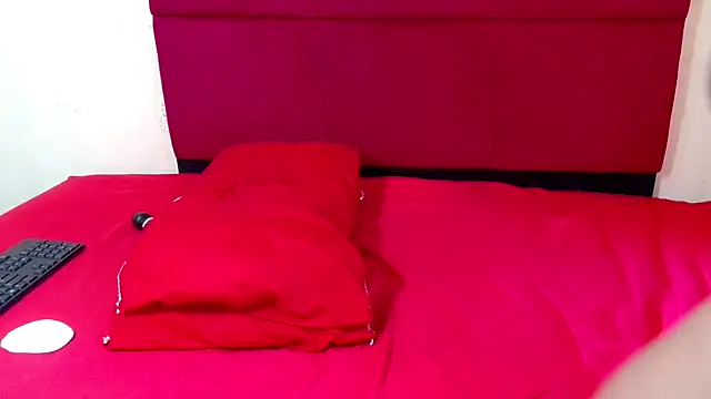 HugeTitisxx online show from 25, 3, 2026