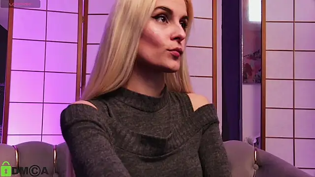 SelenaDaze online show from 20, 4, 2026