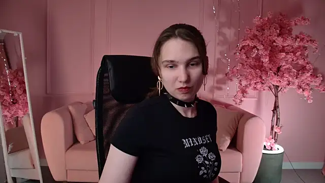 Snapshot of TessaMill chatting on 22, 5, 2026 TessaMill online show from 22, 5, 2026