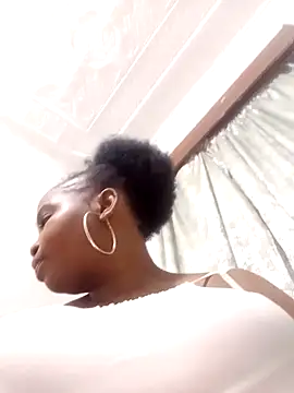 ShySexyBaddiexx online show from 6, 11, 2025