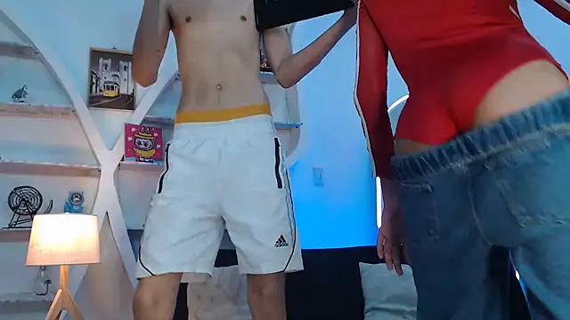 TWINKS FRIENDS online show from 10, 9, 2025