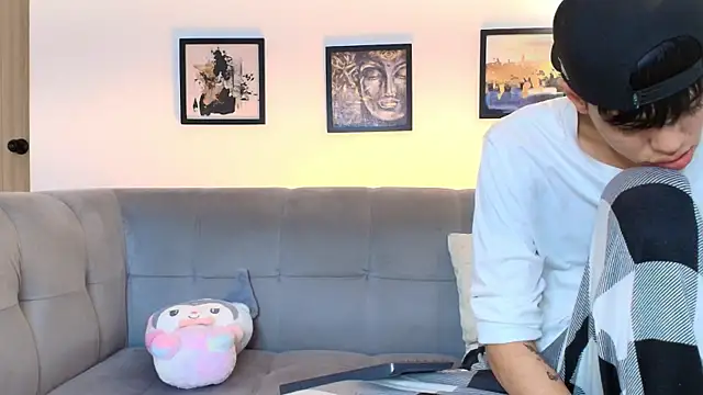 TWINKS FRIENDS online show from 15, 4, 2026