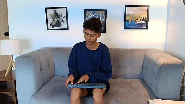 Snapshot of TWINKS_FRIENDS chatting on 7, 5, 2026 TWINKS FRIENDS online show from 7, 5, 2026