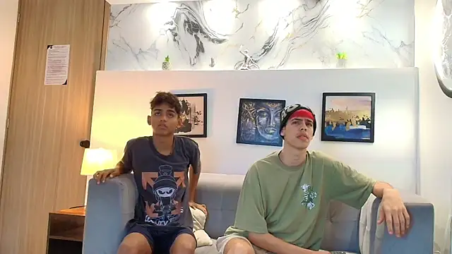 Snapshot of TWINKS_FRIENDS chatting on 10, 5, 2026 TWINKS FRIENDS online show from 10, 5, 2026