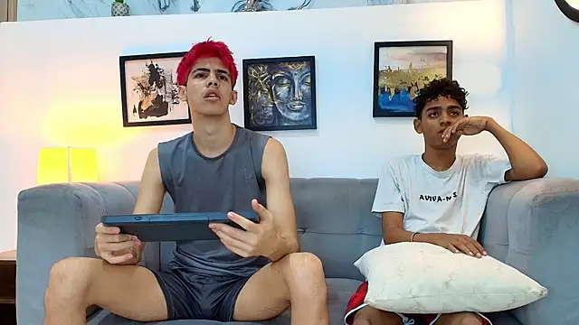 Snapshot of TWINKS_FRIENDS chatting on 14, 5, 2026 TWINKS FRIENDS online show from 14, 5, 2026