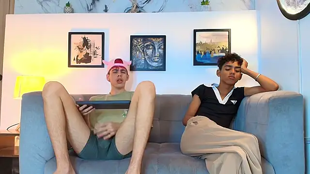 Snapshot of TWINKS_FRIENDS chatting on 18, 5, 2026 TWINKS FRIENDS online show from 18, 5, 2026