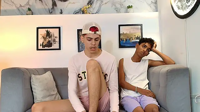 Snapshot of TWINKS_FRIENDS chatting on 22, 5, 2026 TWINKS FRIENDS online show from 22, 5, 2026