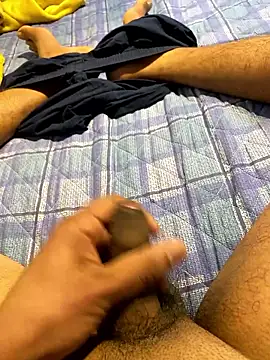 Snapshot of girlslvrs chatting on 8, 1, 2026 girlslvrs online show from 8, 1, 2026