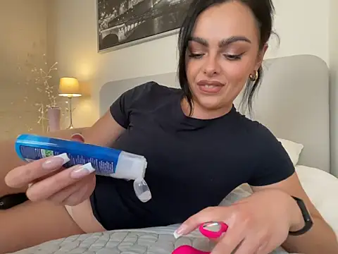 Snapshot of FrancescaXO chatting on 14, 6, 2026 FrancescaXO online show from 14, 6, 2026