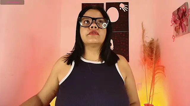 Iamlola  online show from 12, 9, 2025