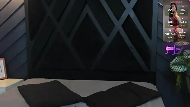 zoe martins  online show from 18, 10, 2025