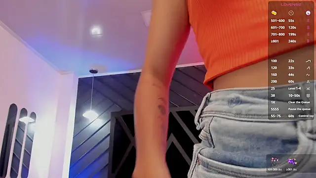 zoe martins  online show from 18, 12, 2025