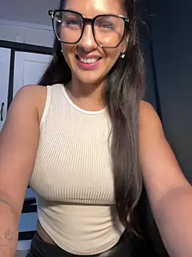 Snapshot of chicachocolate01 chatting on 19, 12, 2025 chicachocolate01 online show from 19, 12, 2025