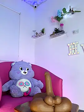 Helen Vidall online show from 6, 10, 2025