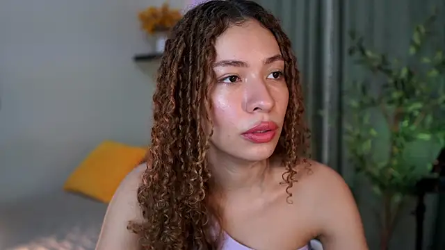 isabella-garcia- online show from 10, 11, 2025