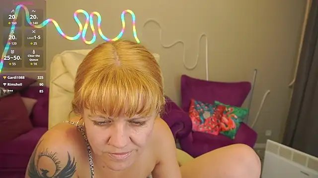 Snapshot of BellaLaPetit chatting on 28, 10, 2025 BellaLaPetit online show from 28, 10, 2025