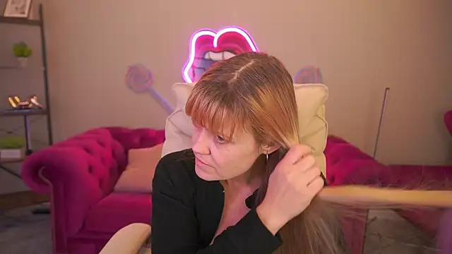 Snapshot of BellaLaPetit chatting on 3, 2, 2026 BellaLaPetit online show from 3, 2, 2026