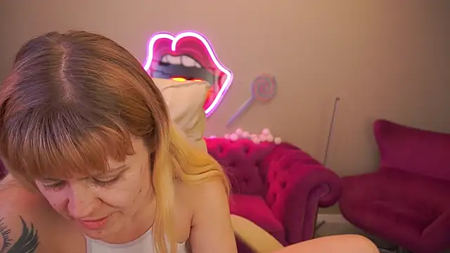 Snapshot of BellaLaPetit chatting on 7, 2, 2026 BellaLaPetit online show from 7, 2, 2026