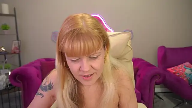 Snapshot of BellaLaPetit chatting on 7, 3, 2026 BellaLaPetit online show from 7, 3, 2026