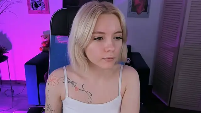 AuroraWrenfield online show from 22, 12, 2025