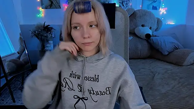 AuroraWrenfield online show from 17, 2, 2026