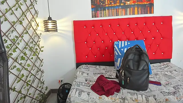 carolinacrus01 online show from 3, 10, 2025