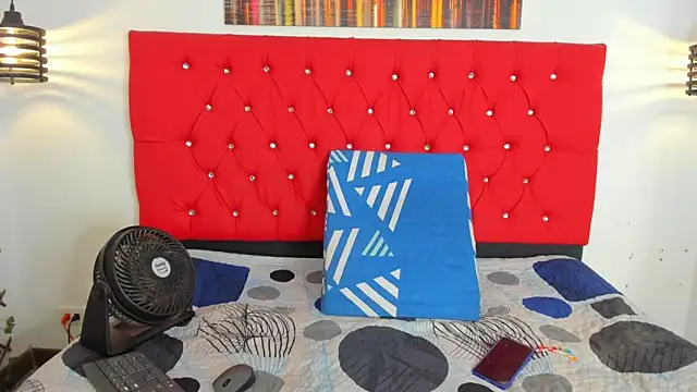 carolinacrus01 online show from 19, 11, 2025