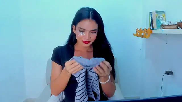 Snapshot of ISA_BELLA_VZL chatting on 30, 4, 2026 ISA BELLA VZL online show from 30, 4, 2026