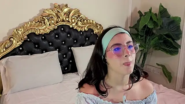 LiLLiAnderson online show from 8, 4, 2026