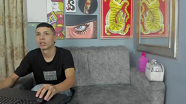 Snapshot of CattyANDnicky chatting on 21, 11, 2025 CattyANDnicky online show from 21, 11, 2025