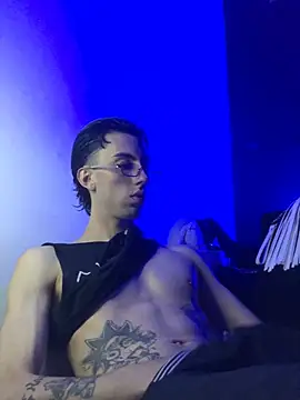 Snapshot of redmen69 chatting on 3, 3, 2026 redmen69 online show from 3, 3, 2026