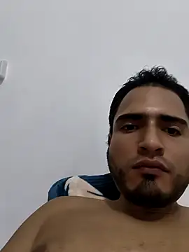 Snapshot of luigy-96 chatting on 12, 11, 2025 luigy-96 online show from 12, 11, 2025