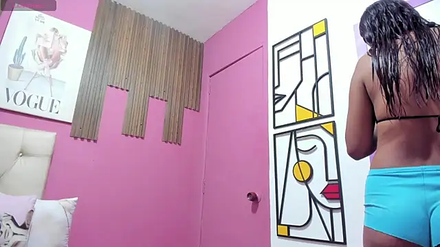 Lucia Spear online show from 13, 11, 2025