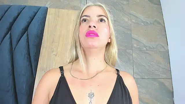 Snapshot of Barbiie_98 chatting on 26, 10, 2025 Barbiie 98 online show from 26, 10, 2025