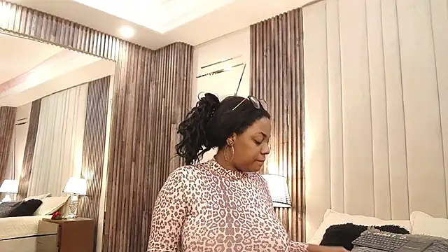 SheilaCoopers  online show from 24, 10, 2025